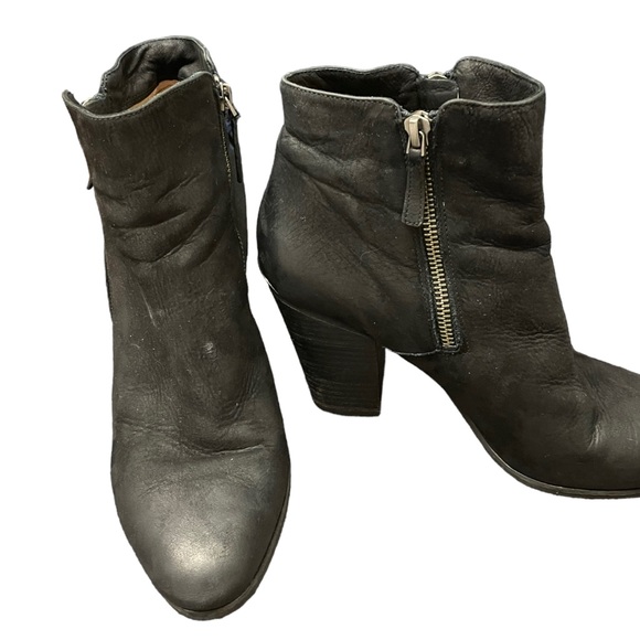 ✨VINTAGE MICHAEL KORS HEEL BOOTIES✨ - Picture 7 of 9